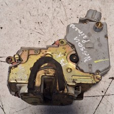Nissan Primera 2000 Vorne