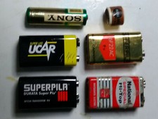 Vecchie batterie scariche - vecchie,