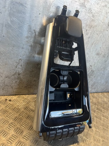 Mercedes gla 180 - gla, console