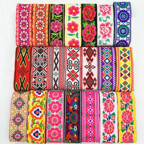Nastro jacquard ricamato