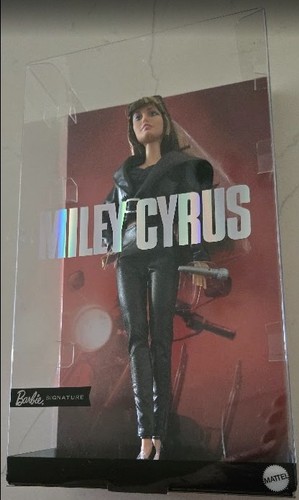 Barbie 2026 firmata miley - barbie,