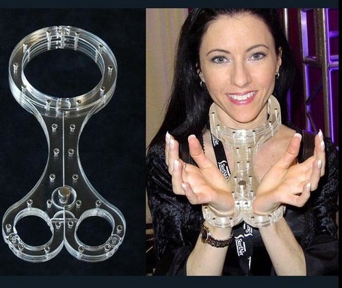 Costrittore sadomaso manette