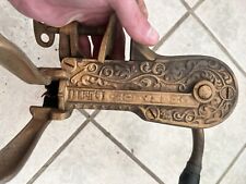Antico apribottiglie vino cavatappi campione da tavolo in ghisa 1897 raro