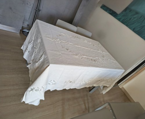 Elegant set one tablecloth - of,