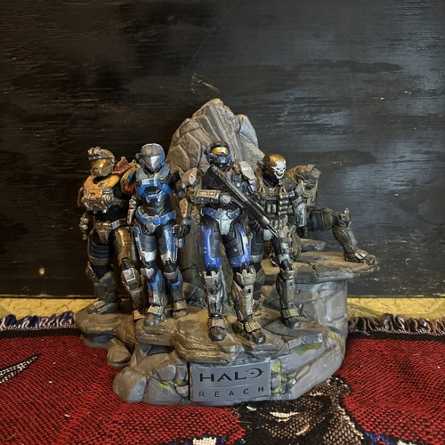 Statua halo reach noble team - halo,