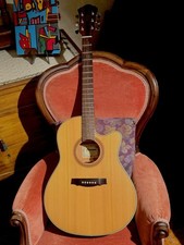 Chitarra Elettroacustica