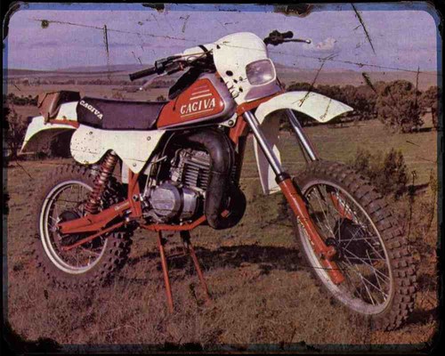 Insegna metallo cagiva - in,