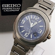 Orologio Seiko Titanio Data Giorno Calendario Perpetuo 8F32 0350 Quadrante Blu