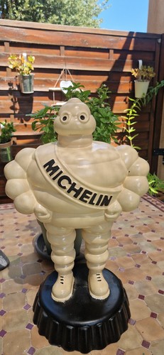 Michelin statue presentoir 1er - michelin,