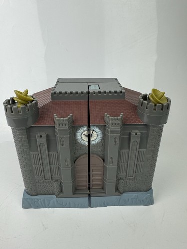 Batman wayne manor bat - manor, cave