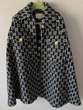 Cappotto con cappuccio poncho