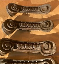 Splendido Lotto di  antichi capitelli ionici in legno U2050