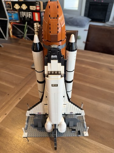 Lego sculptures shuttle - sculptures:,