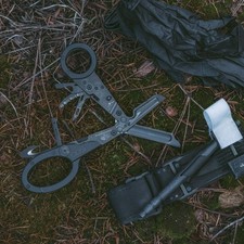 SOG ParaShears Black - Forbici di salvataggio e multiutensile con fondina in nylon 12 funzioni