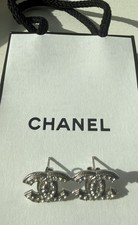 Autentici orecchini a perno