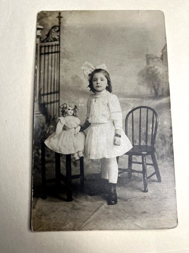 Cartolina bambino con bambola - cartolina,