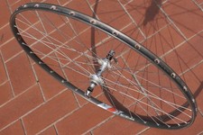 Ruota post bici corsa epoca 700c, mozzo e cerhio Campagnolo Record, 32 fori tub.