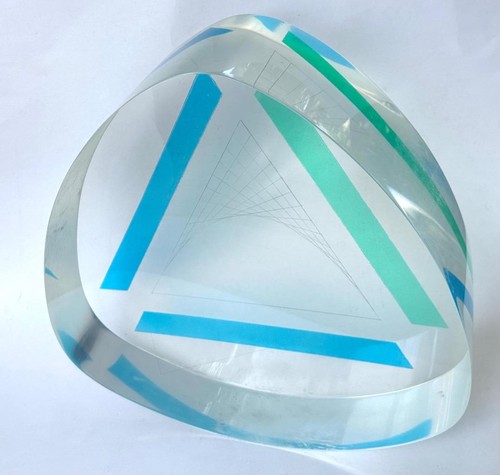Scultura geometrica lucite