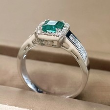 Anello con Smeraldo taglio