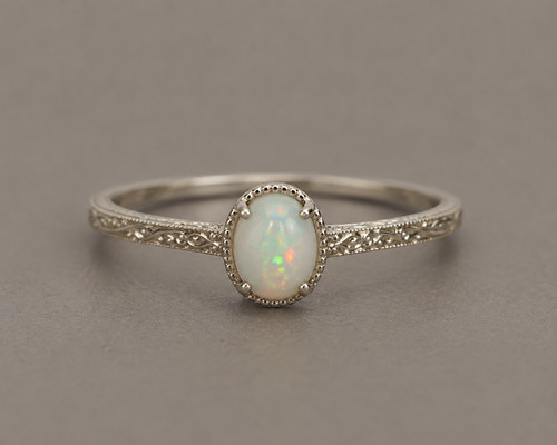 Anello opale etiope vintage