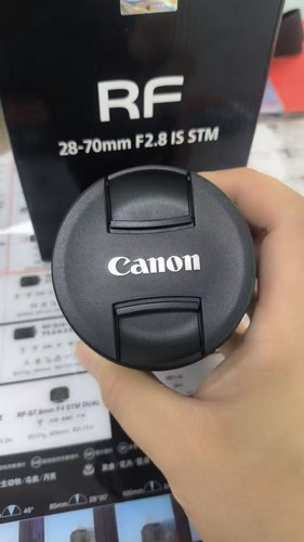 Canon 70mm 8 is stm - f/2.8,