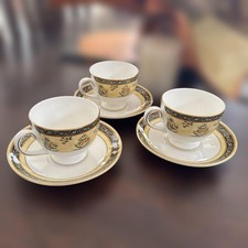 Set di 3 tazze e piattini floreali Wedgwood dal Giappone
