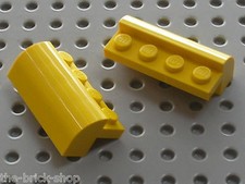 2 x LEGO Yellow Brick Curved