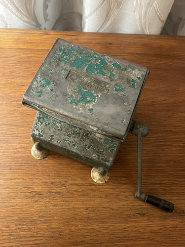 Grattugia castorina - castorina, a
