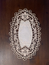 Centrino vintage realizzato a