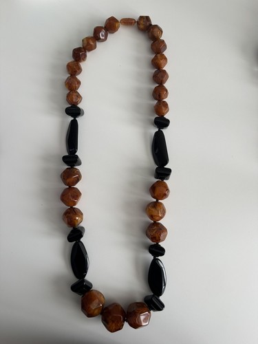 Collana resina nera - in,