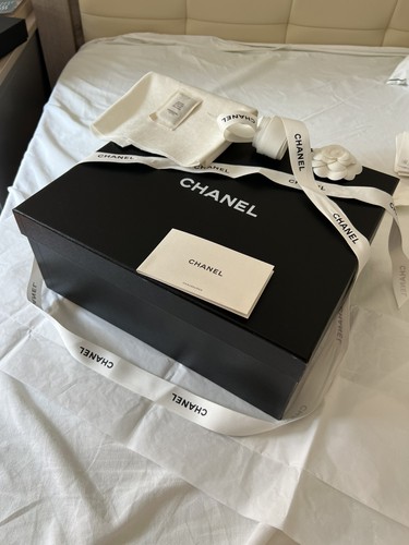 Authentic chanel shoe - authentic,