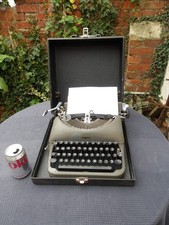 Vintage Remington Rand Deluxe