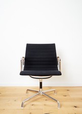 Sedia gruppo Charles & Ray Eames alluminio EA 108 per Herman Miller