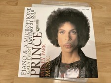 Prince piano a microphone - piano,