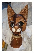 Gatto gigante in legno