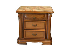 Coppia di comodini in legno