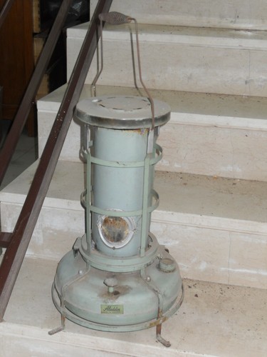 Antica stufa petrolio - antica,