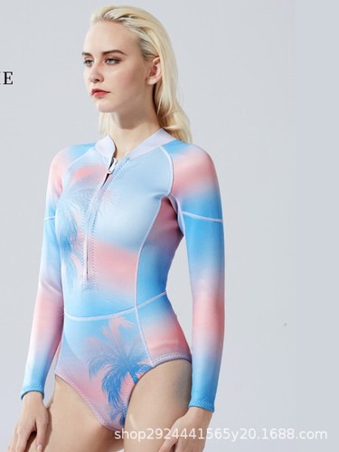 Bikini donna surf snorkeling