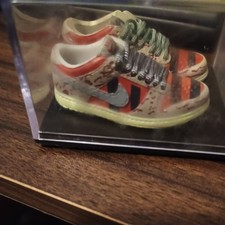 Nike SB Dunk Low Mini Sneaker