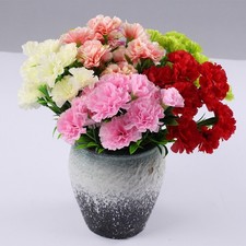 Disposizione fiori artificiali