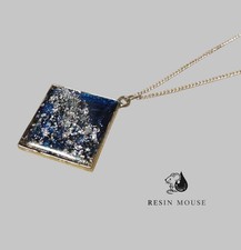 Ciondolo artistico in resina