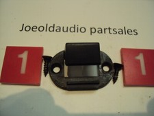  Cerniera zoccolo e viti di