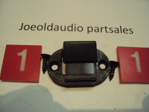 Cerniera zoccolo viti di - cerniera,