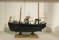  Modellino Peschereccio nero 17x14 CM