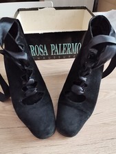 Stivaletti donna con stringhe