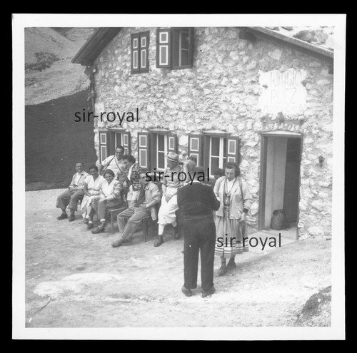 Persone davanti rifugio - al,