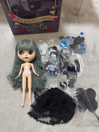 Neo blythe silent - silent, lucretia