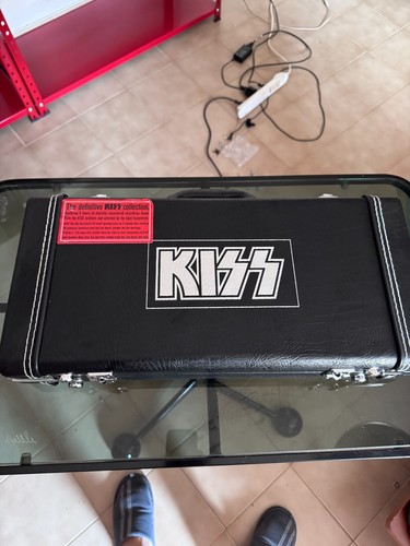 Kiss the box - kiss,
