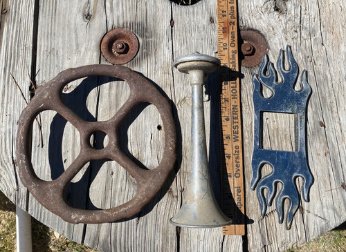 Vtg rusty auto steering wheel - rusty,