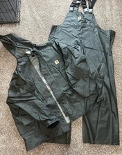 Giacca antipioggia e salopette